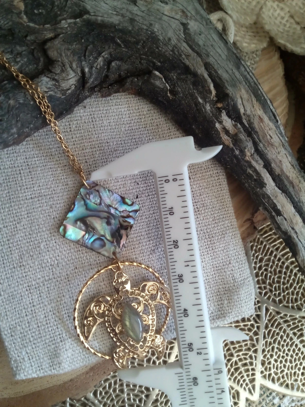 Schildpad ketting labradoriet en hoornschaal – photo 2